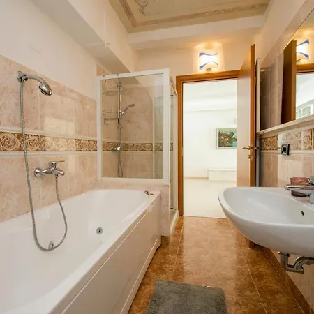 Tosca Apartman Menaggio